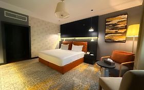 فندق كراون تاون